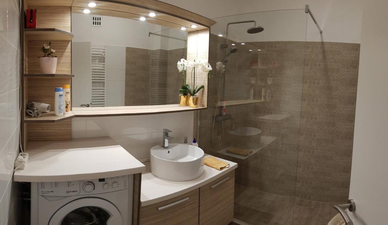 Fonix Family Apartment A Step From Szechenyi Square Печ Екстериор снимка