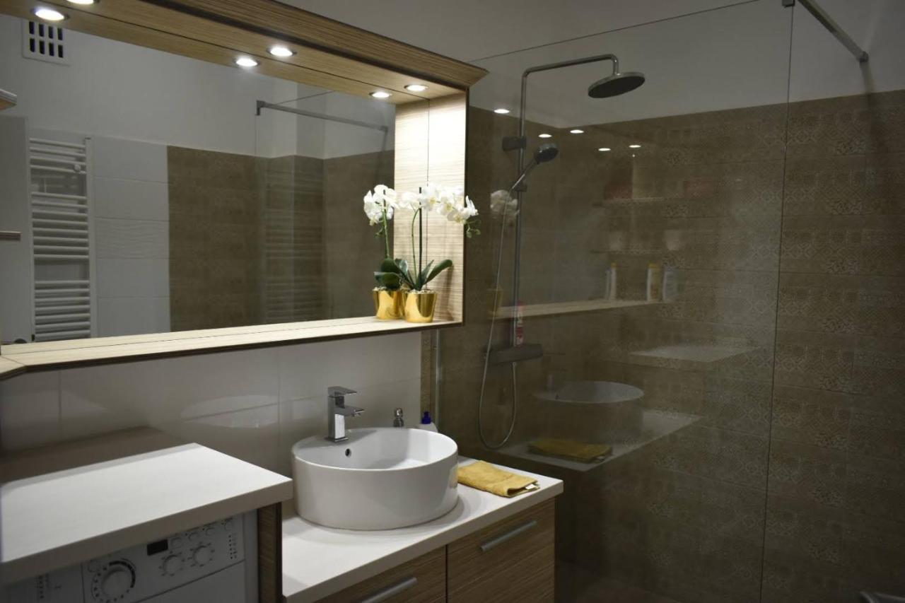 Fonix Family Apartment A Step From Szechenyi Square Печ Екстериор снимка